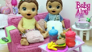 BABY ALIVE LAURINHA E FELIPINHO COMENDO LANCHE DE MASSINHA PLAY DOH [upl. by Ybrek30]