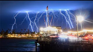 Estados Unidos tormenta eléctrica causó pánico en California [upl. by Mcleroy139]