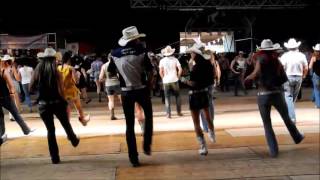 Line Dance Holy Moly Choreo David Villellas Musik Footloose [upl. by Umont]