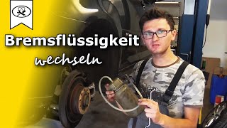 Bremsflüssigkeit wechseln  Brake fluid To Change  VitjaWolf  Tutorial  HD [upl. by Jewett]