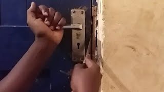 How to open a door without key [upl. by Doehne376]