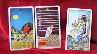 How to Read Tarot Cards Connecting the Cards [upl. by Annelise]