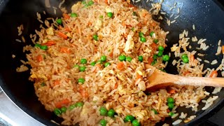 HOW TO MAKE A DELICIOUS CHINESE FRIED RICE RECIPE [upl. by Nahk]