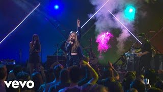 Sabrina Carpenter  Thumbs Live on the Honda Stage at the iHeartRadio Theater LA [upl. by Eelyme633]