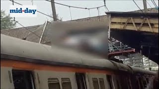 WARNING GRAPHIC Man atop Mumbai local gets electrocuted [upl. by Hilary]