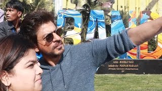 Shahrukh Khan Inaugurates Rouble Nagis Sculpture BANDRA [upl. by Currie]